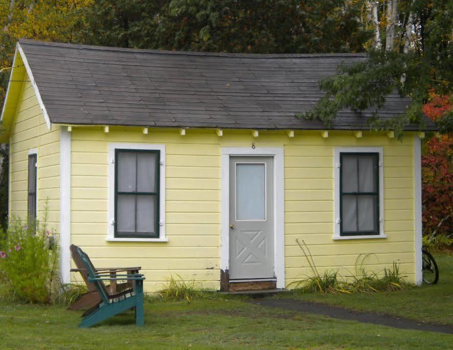 Отель Katahdin Cabins Millinocket Экстерьер фото